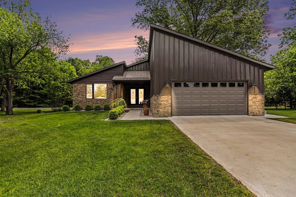 35883 Riverview Drive, Paw Paw, MI 49079