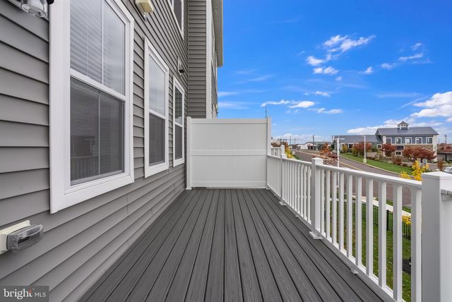 105 HIGHER ROCK CT, North Wales, PA 19454