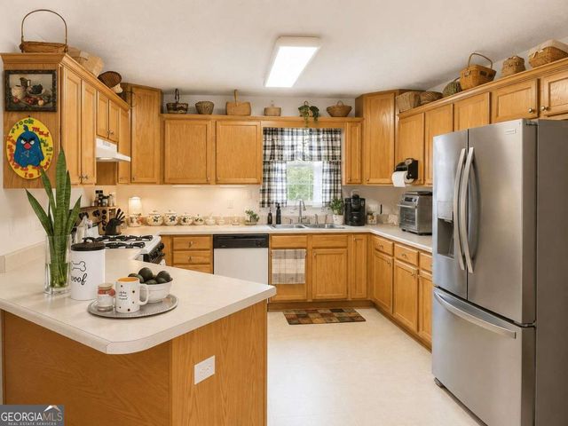 942 Creek Run Place, Temple, GA 30179