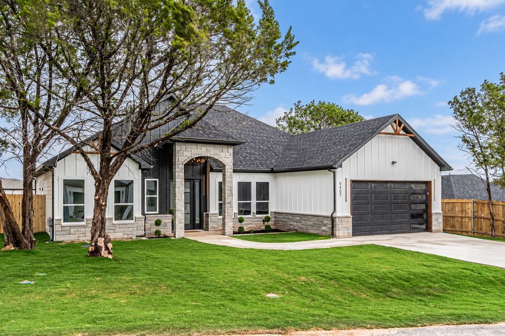 5407 Van Horn Drive, Granbury, TX 76048 — exterior