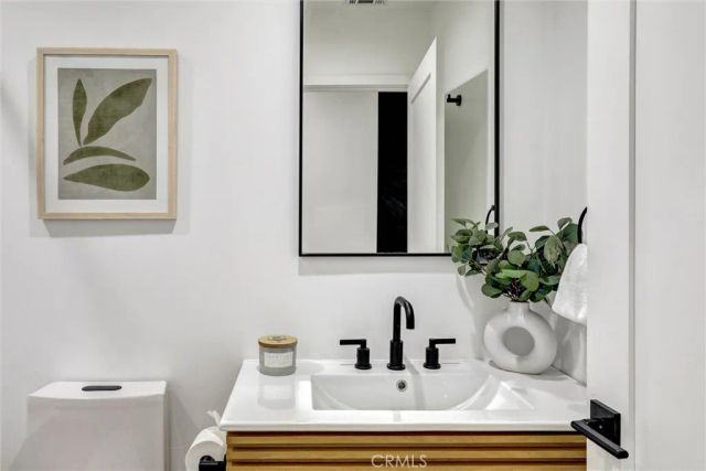 5218 Barker Drive, Los Angeles, CA 90042