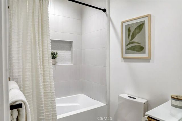 5218 Barker Drive, Los Angeles, CA 90042