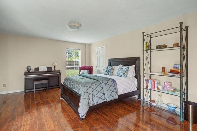 2205 Mission Street, Kemah, TX 77565