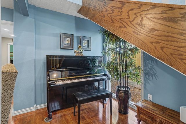 2205 Mission Street, Kemah, TX 77565