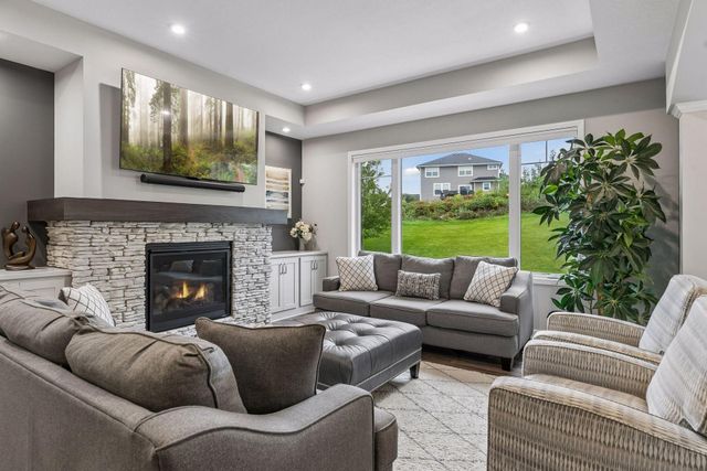 9557 James Circle N, Lake Elmo, MN 55042