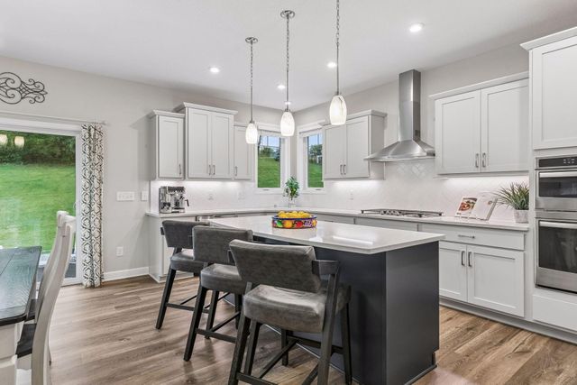 9557 James Circle N, Lake Elmo, MN 55042