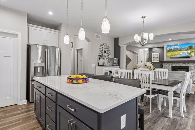 9557 James Circle N, Lake Elmo, MN 55042
