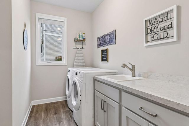 9557 James Circle N, Lake Elmo, MN 55042