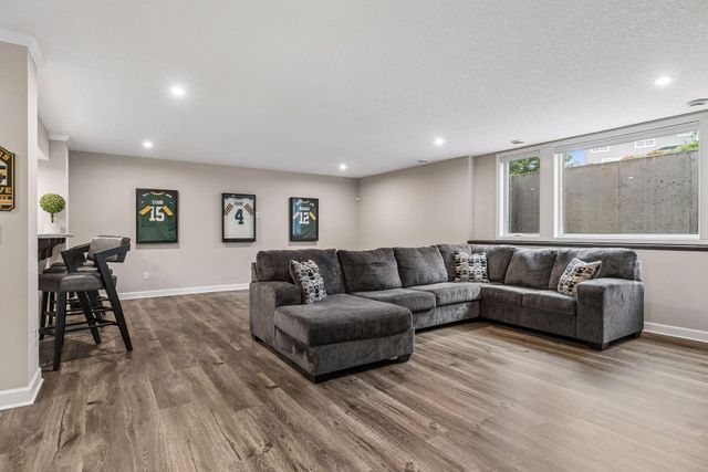 9557 James Circle N, Lake Elmo, MN 55042