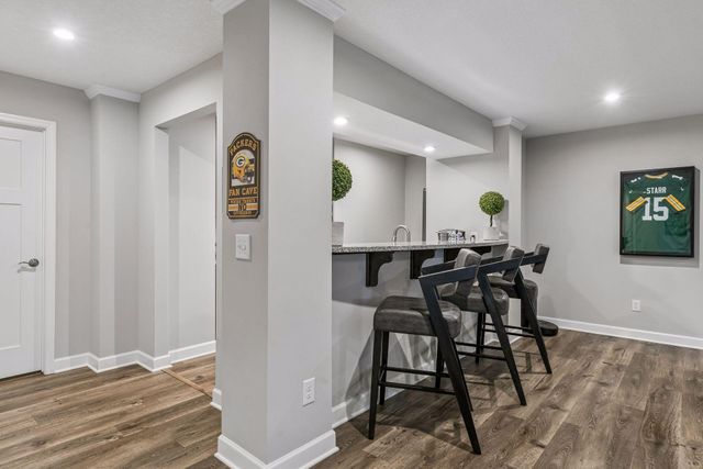 9557 James Circle N, Lake Elmo, MN 55042