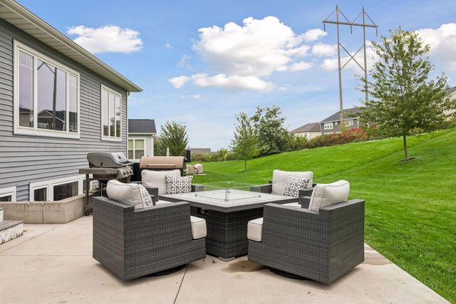 9557 James Circle N, Lake Elmo, MN 55042