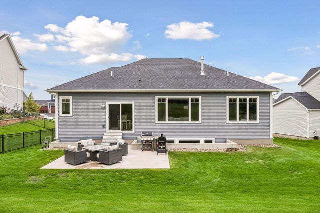 9557 James Circle N, Lake Elmo, MN 55042