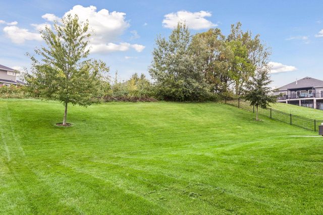 9557 James Circle N, Lake Elmo, MN 55042