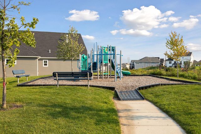 9557 James Circle N, Lake Elmo, MN 55042