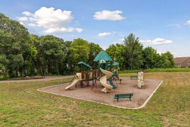 9557 James Circle N, Lake Elmo, MN 55042