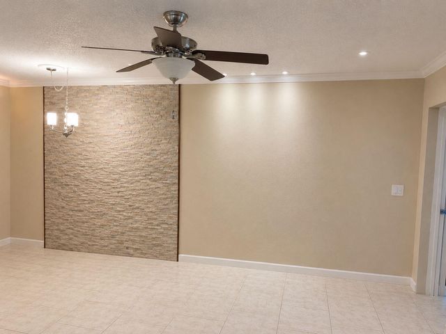 3100 SPRINGDALE Boulevard 308, Palm Springs, FL 33461