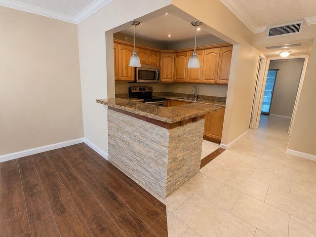 3100 SPRINGDALE Boulevard 308, Palm Springs, FL 33461