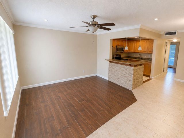 3100 SPRINGDALE Boulevard 308, Palm Springs, FL 33461