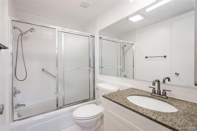 8200 E Jefferson 503, Detroit, MI 48214