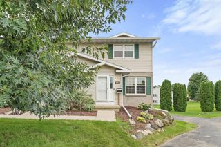 909 N Clover Lane #D, Cottage Grove, WI 53527