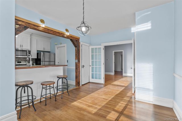 22 Stephenson Boulevard 1st, New Rochelle, NY 10801