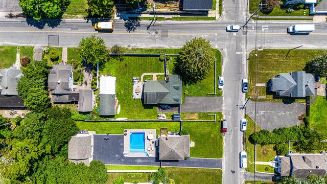 89 Avery Avenue, Patchogue, NY 11772