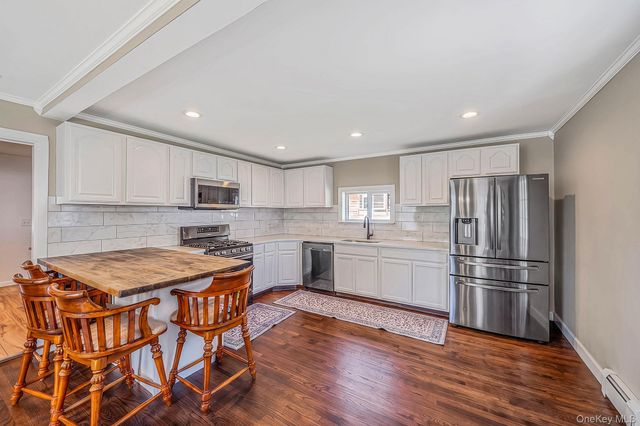 89 Avery Avenue, Patchogue, NY 11772
