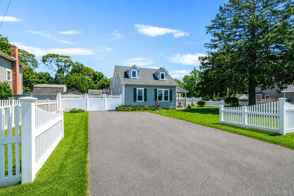 89 Avery Avenue, Patchogue, NY 11772