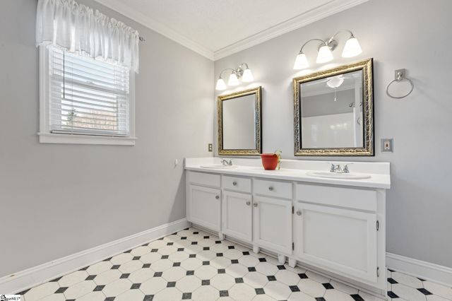 807 Fairview Road, Greer, SC 29651