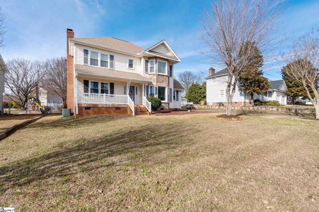 807 Fairview Road, Greer, SC 29651