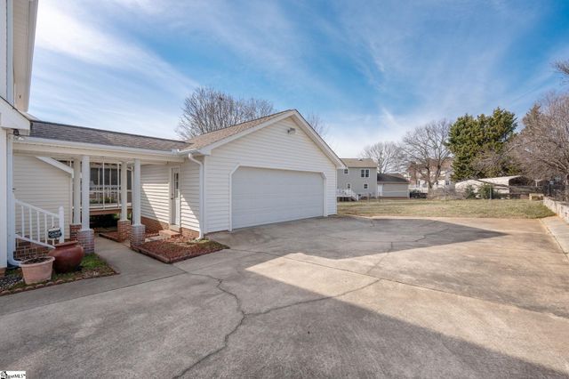 807 Fairview Road, Greer, SC 29651