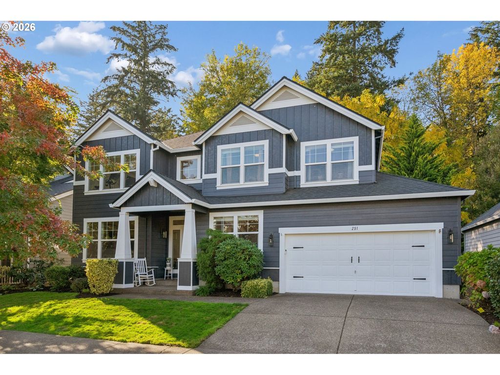 Image 1 of property listing at 251 N ROYAL OAK St, Newberg, OR 97132