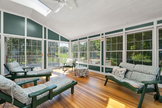 111 Carriage Hill Way, Branchburg Twp., NJ 08853