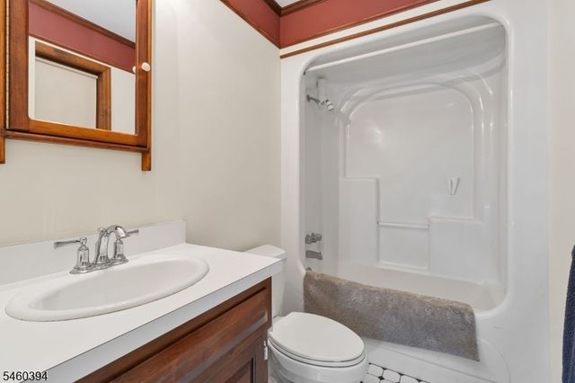 111 Carriage Hill Way, Branchburg Twp., NJ 08853