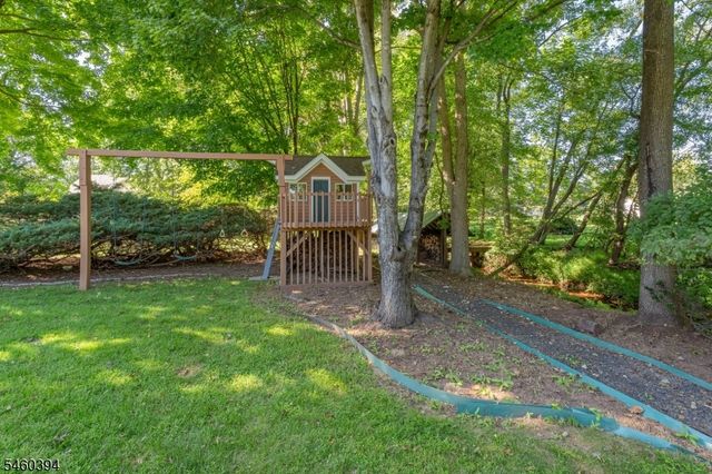 111 Carriage Hill Way, Branchburg Twp., NJ 08853