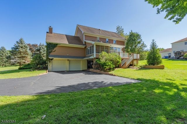 111 Carriage Hill Way, Branchburg Twp., NJ 08853