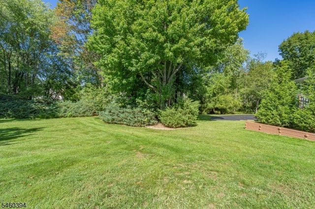 111 Carriage Hill Way, Branchburg Twp., NJ 08853
