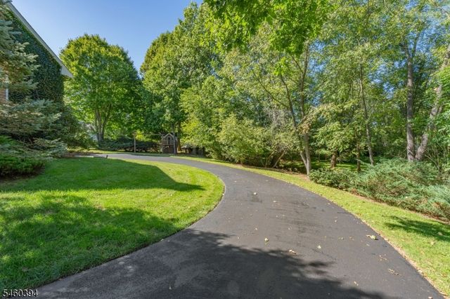 111 Carriage Hill Way, Branchburg Twp., NJ 08853