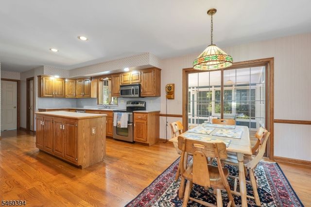 111 Carriage Hill Way, Branchburg Twp., NJ 08853