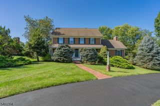 111 Carriage Hill Way, Branchburg Twp., NJ 08853