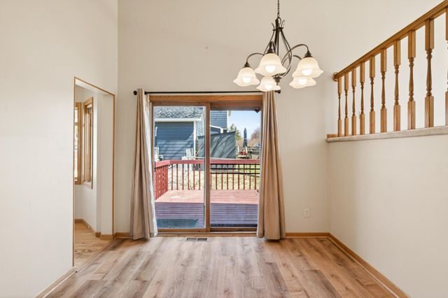 1940 Windjammer Drive, Woodbury, MN 55125