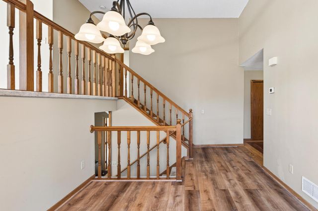 1940 Windjammer Drive, Woodbury, MN 55125