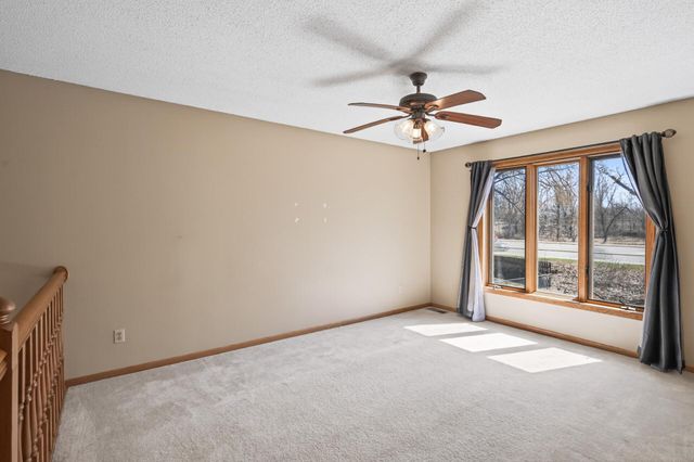 1940 Windjammer Drive, Woodbury, MN 55125