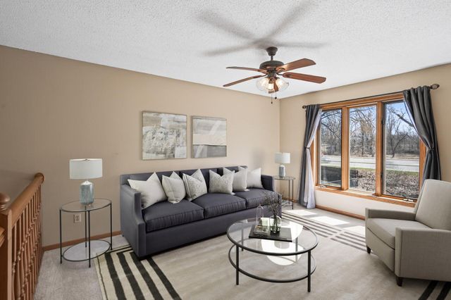 1940 Windjammer Drive, Woodbury, MN 55125