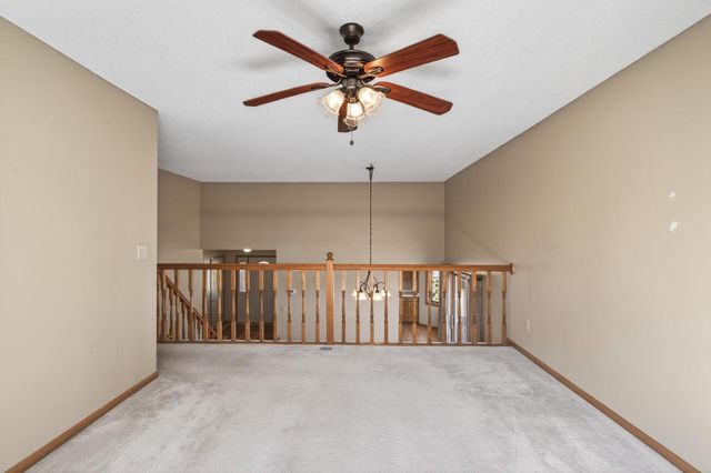 1940 Windjammer Drive, Woodbury, MN 55125