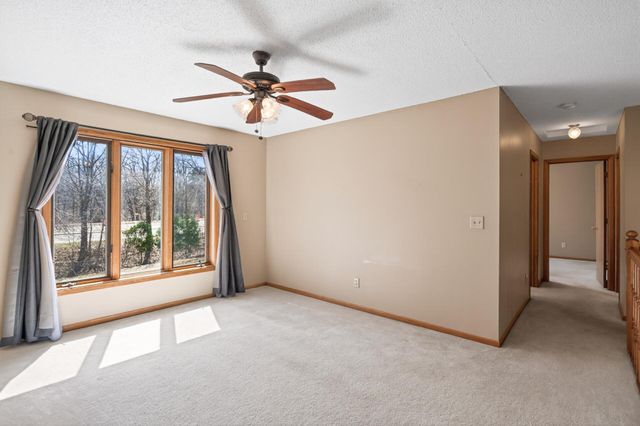 1940 Windjammer Drive, Woodbury, MN 55125