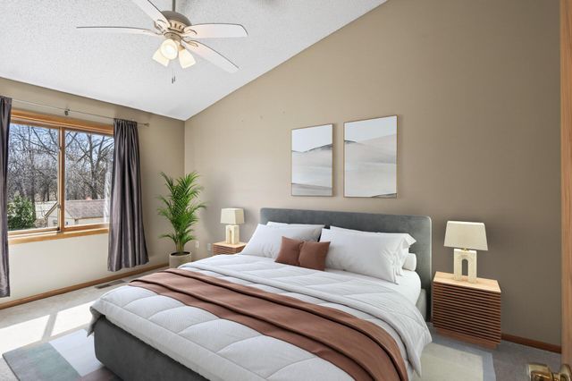 1940 Windjammer Drive, Woodbury, MN 55125