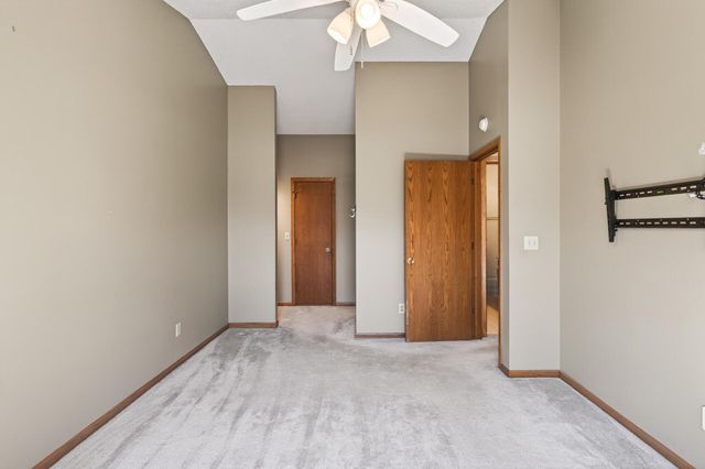 1940 Windjammer Drive, Woodbury, MN 55125