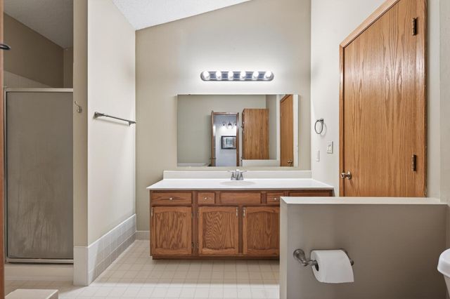 1940 Windjammer Drive, Woodbury, MN 55125