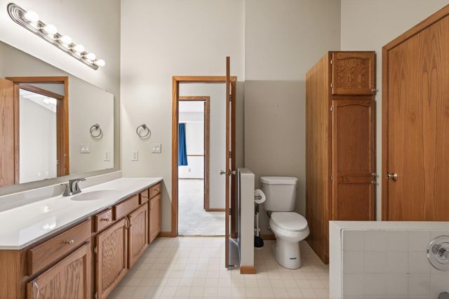 1940 Windjammer Drive, Woodbury, MN 55125